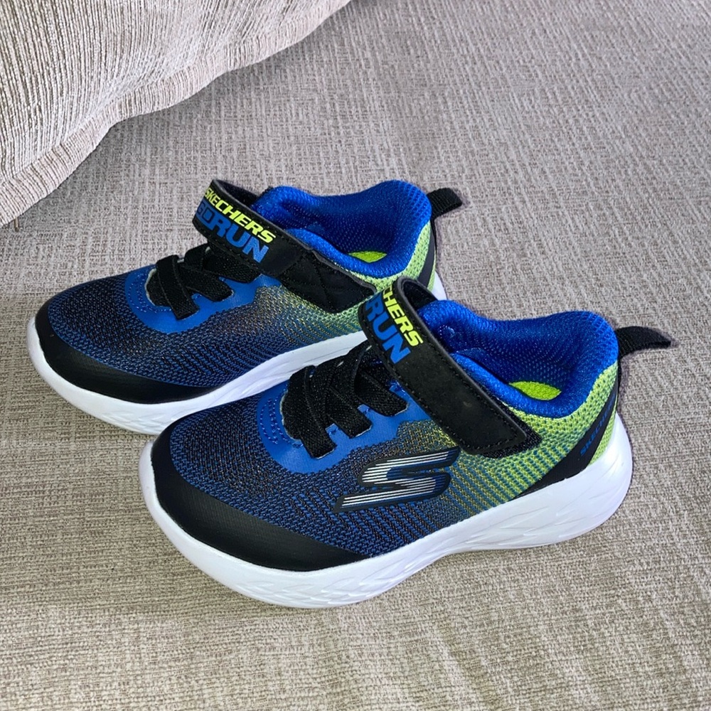 Skechers GO RUN Little Boy Blue and Green Sneckers